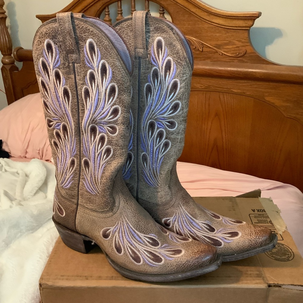 Ariat leather Lavender Peacock embroidered Taupe Cowgirl Boots
